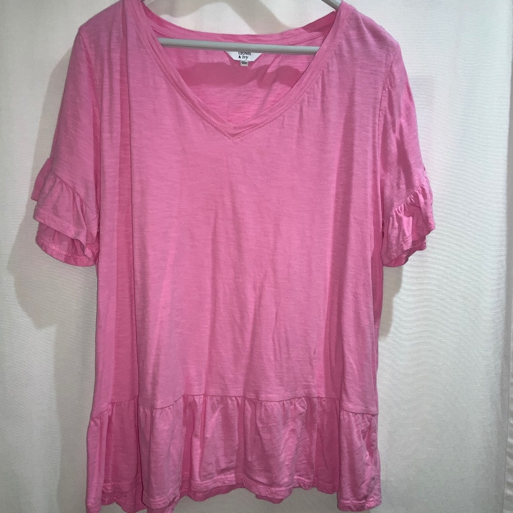 Crown & Ivy ruffle t shirt Sz XL v neck cotton